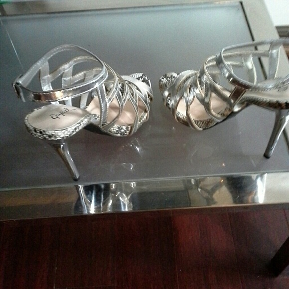 Shoes - Picture 1 of 3